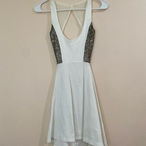 White backless dress. Size xxs